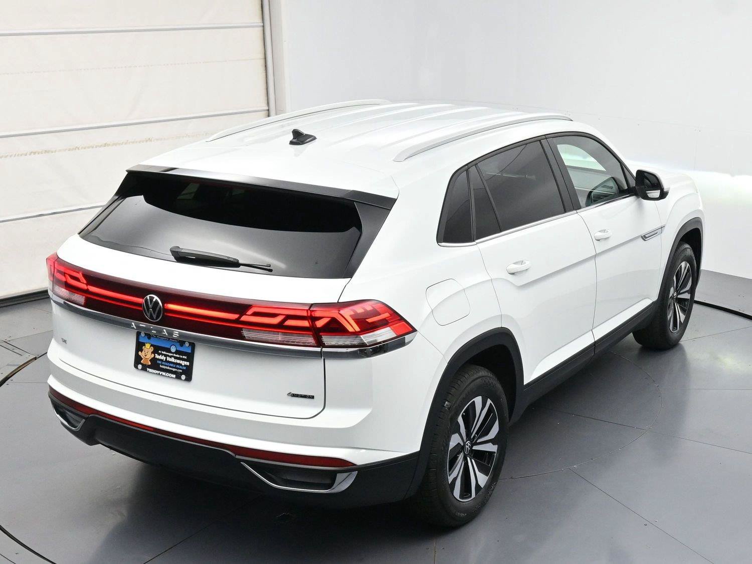 Used 2024 Volkswagen Atlas Cross Sport SE AWD/4WD image 38