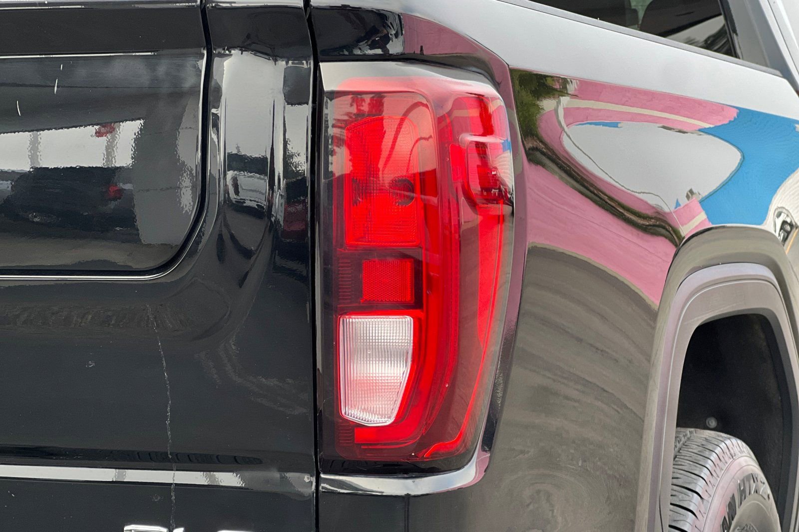 Used 2022 GMC Sierra 1500 SLE image 37