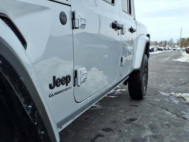 Used 2023 Jeep Gladiator Sport image 34