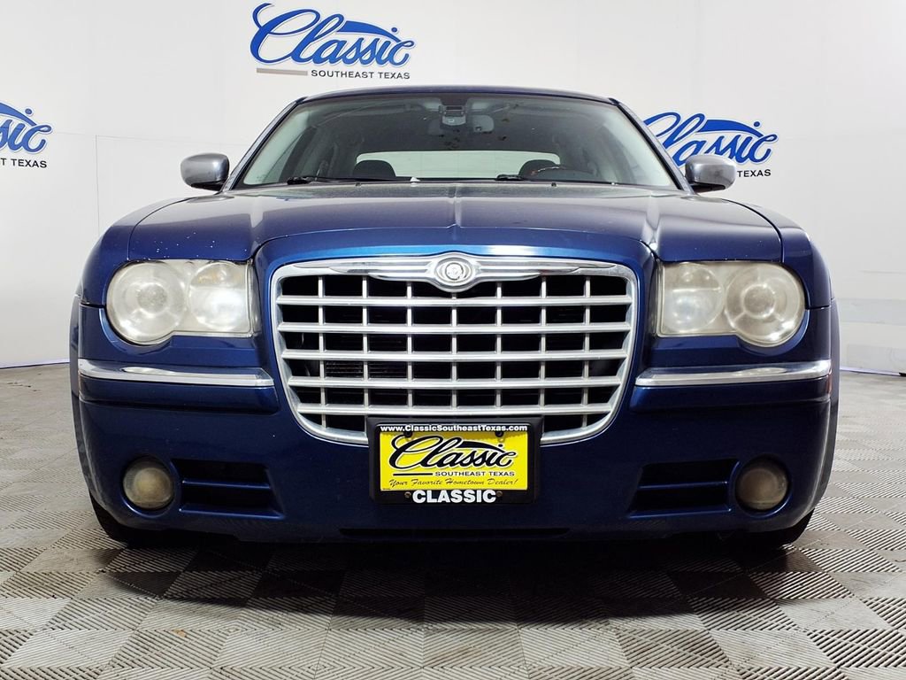 Used 2009 Chrysler 300 C image 3