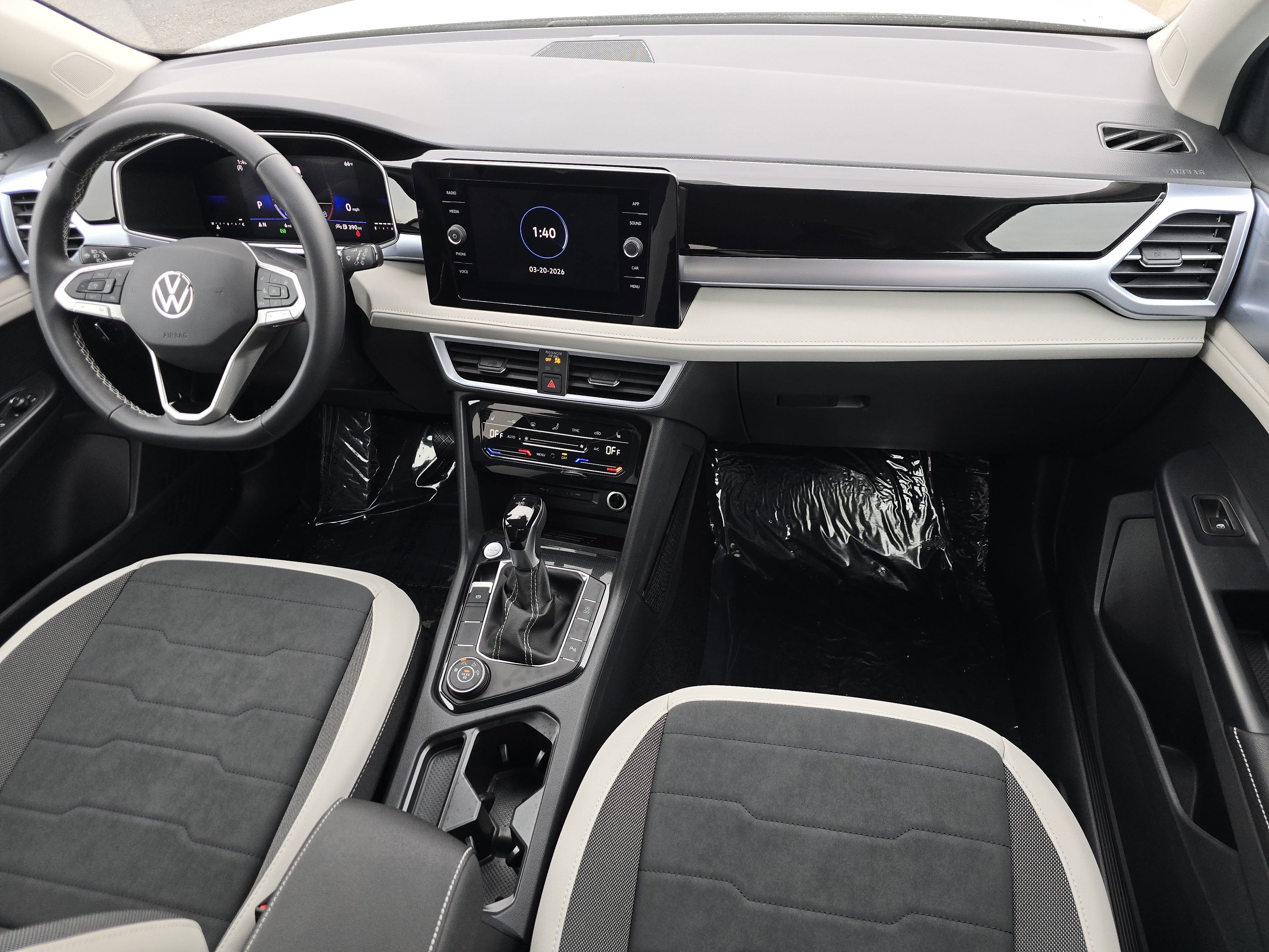 New 2026 Volkswagen Taos SE image 19