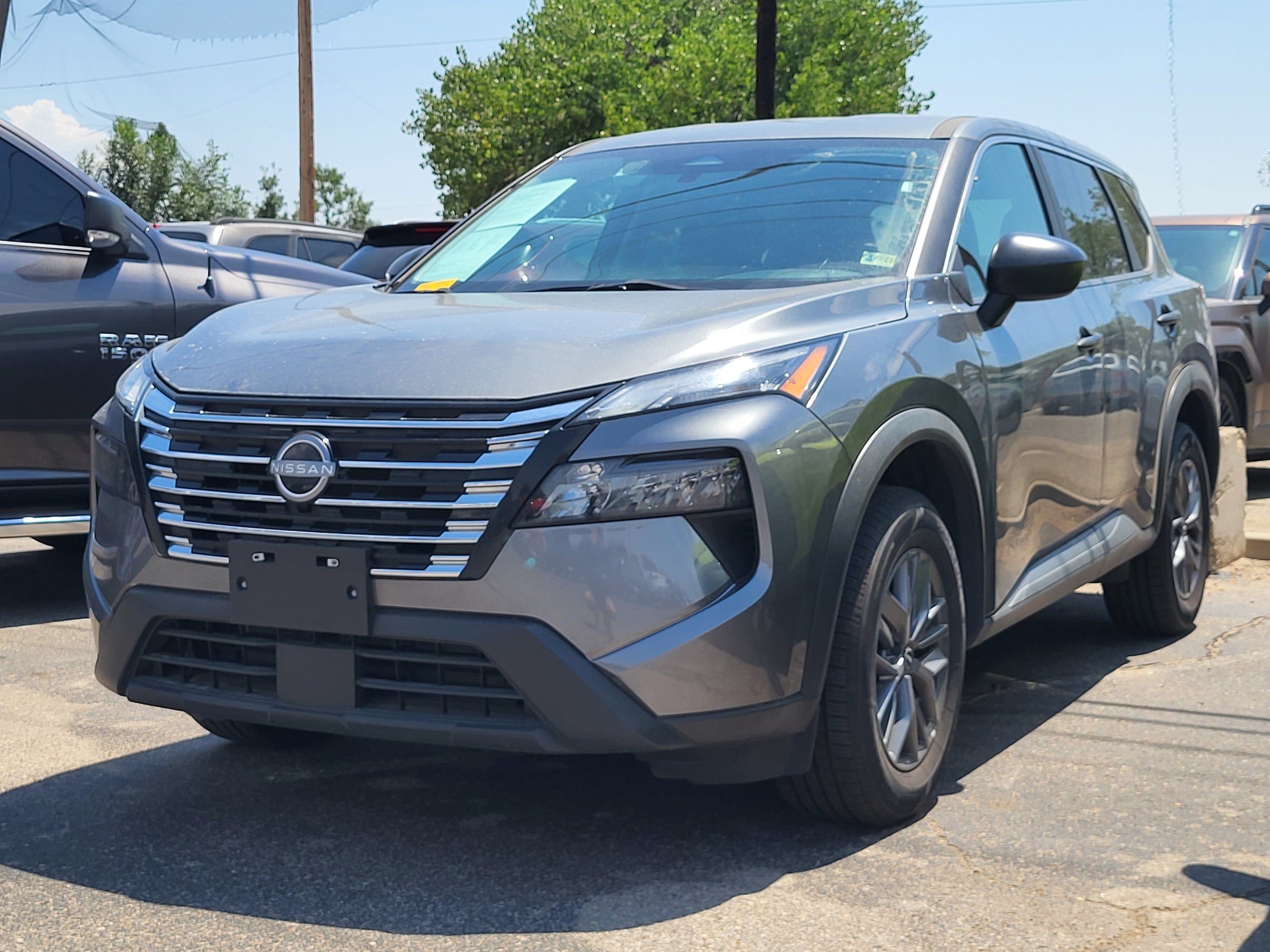 Used 2024 Nissan Rogue S AWD/4WD image 22