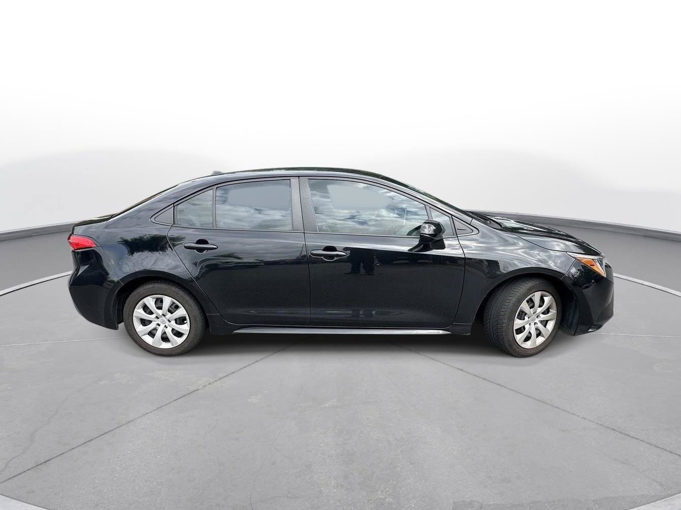 Certified 2021 Toyota Corolla LE FWD image 5