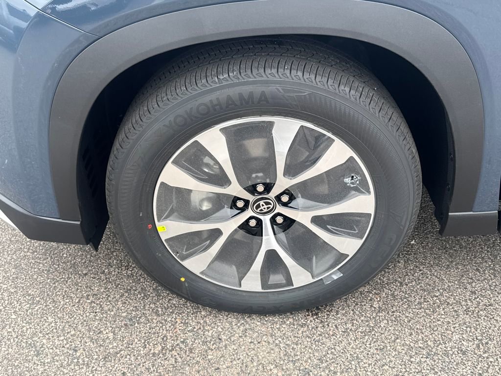 New 2026 Toyota Grand Highlander AWD Hybrid image 17