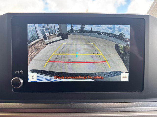 Used 2025 Toyota 4Runner SR5 AWD/4WD image 13