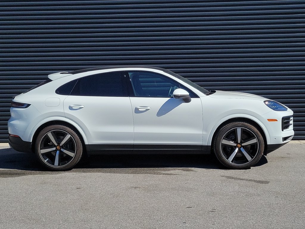 Certified 2026 Porsche Cayenne Coupe AWD/4WD image 8