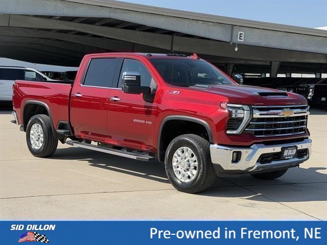 Used 2025 Chevrolet Silverado 2500 LTZ w/ LTZ Premium Package AWD/4WD image 2