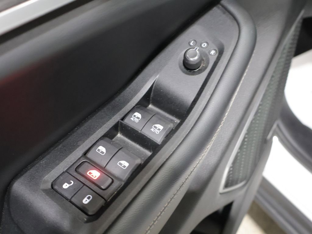 Used 2023 Jeep Grand Cherokee Limited w/ Black Appearance Package AWD/4WD image 14