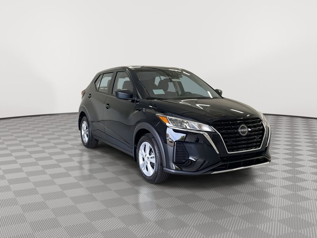 Certified 2025 Nissan Kicks Play S FWD image 2