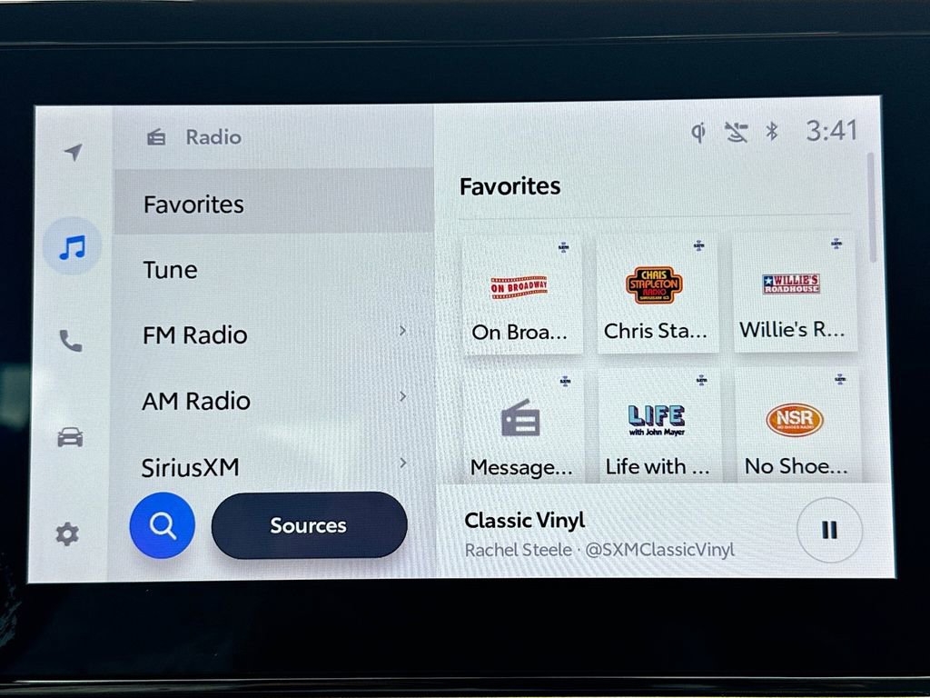 Used 2025 Toyota Camry SE image 18