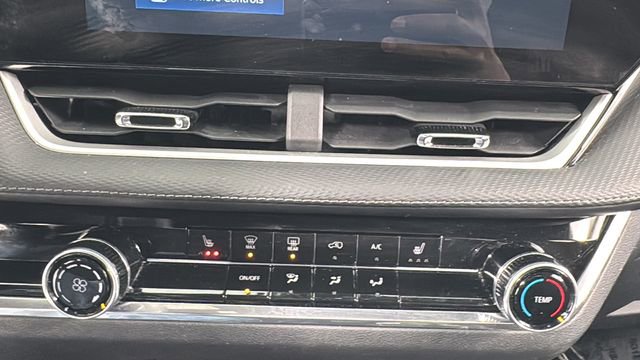 Used 2025 Chevrolet Equinox LT image 26