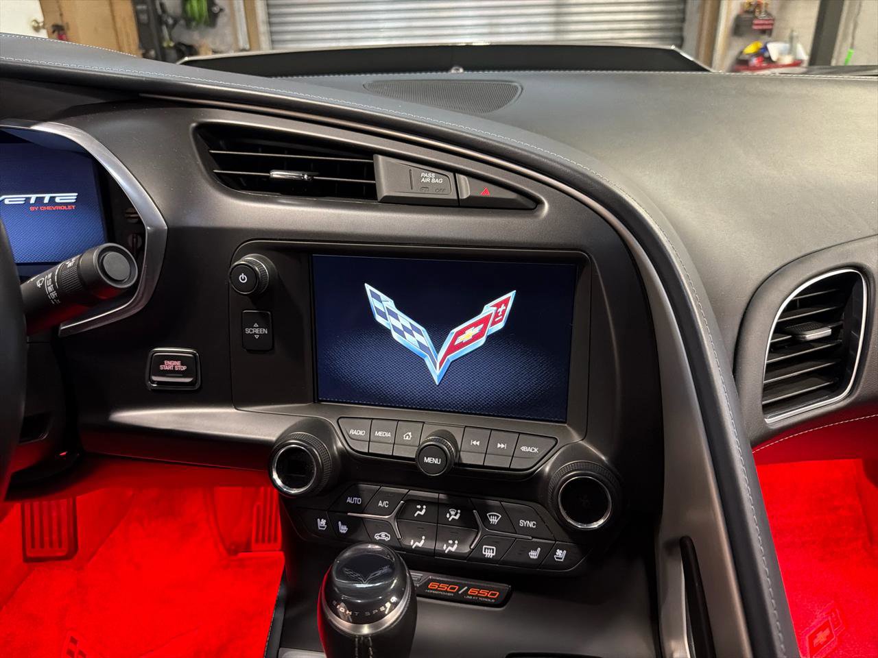 Used 2015 Chevrolet Corvette Z06 w/ 3LZ Preferred Equipment Group image 17