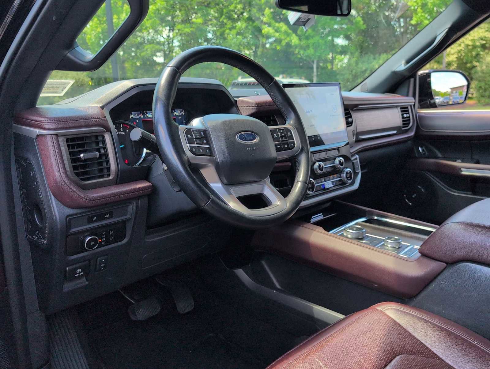 Used 2024 Ford Expedition Max Limited AWD/4WD image 10