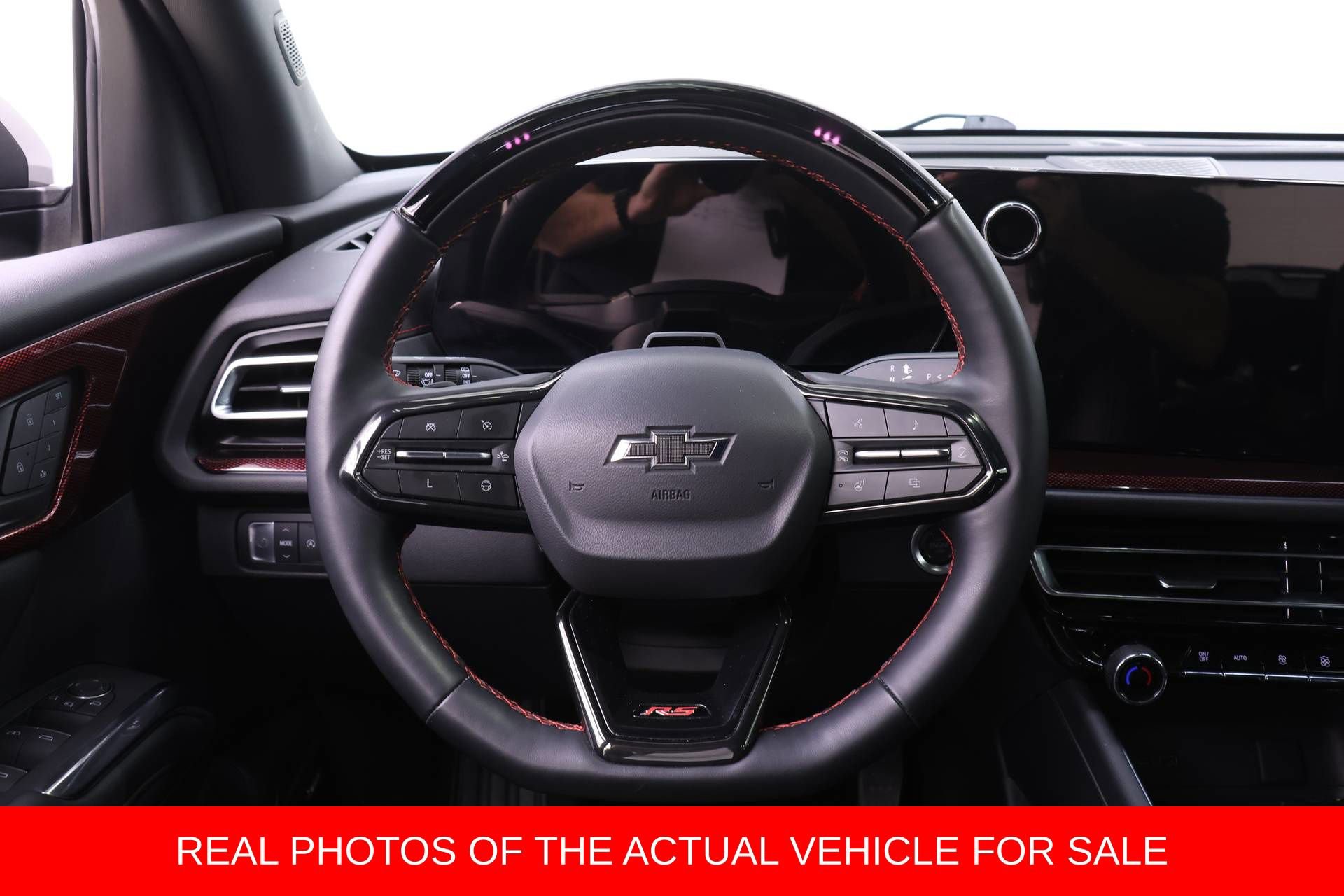 Used 2024 Chevrolet Traverse RS image 13