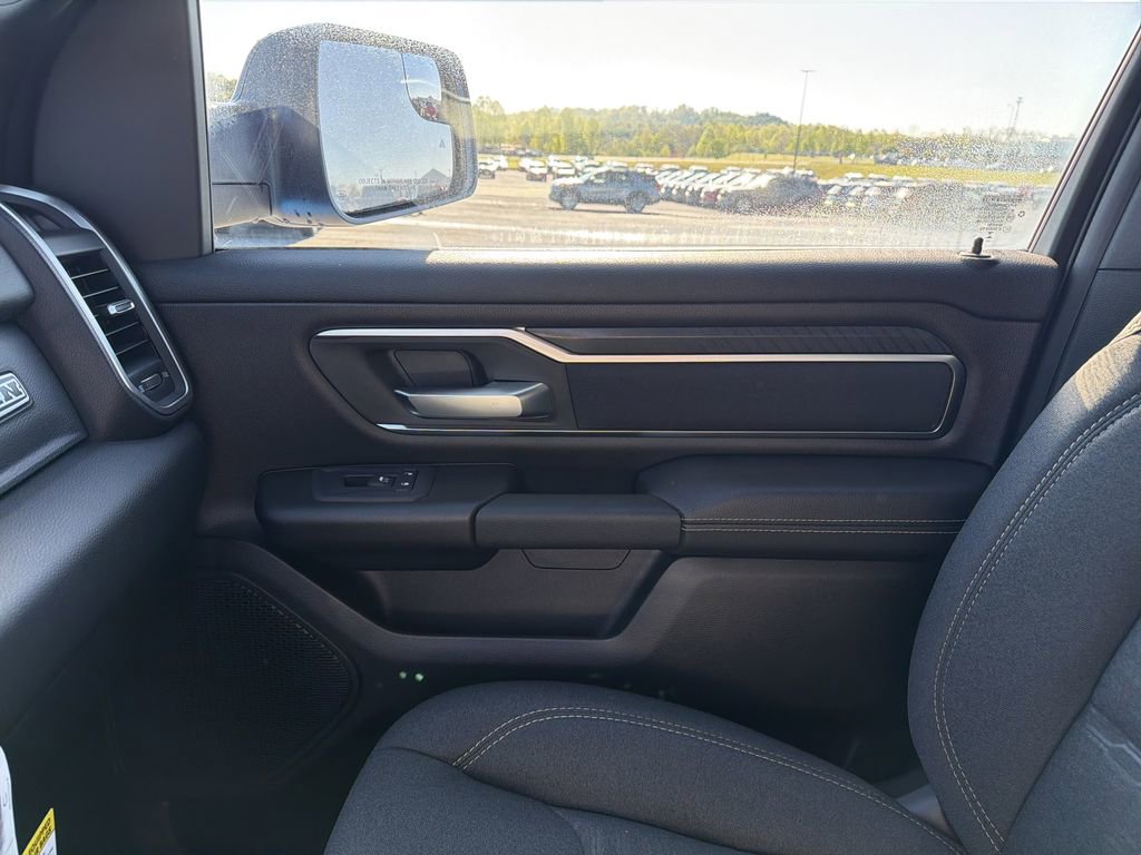 Used 2025 RAM 1500 Big Horn AWD/4WD image 24