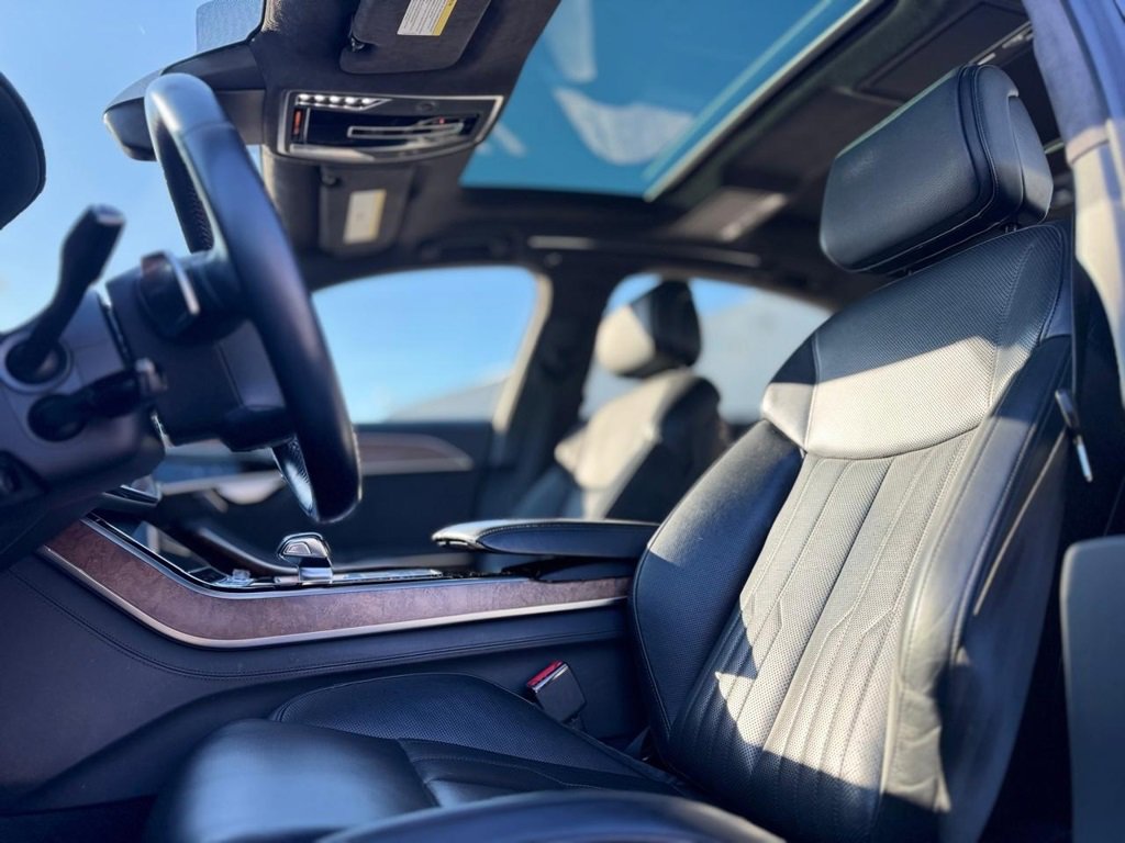 Used 2019 Audi A8 L 4.0T image 18