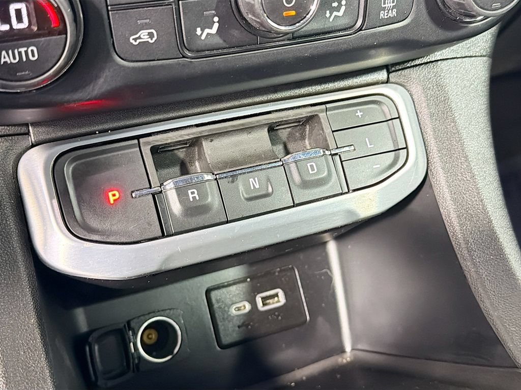 Used 2021 GMC Acadia SLE w/ Driver Convenience Package AWD/4WD image 17