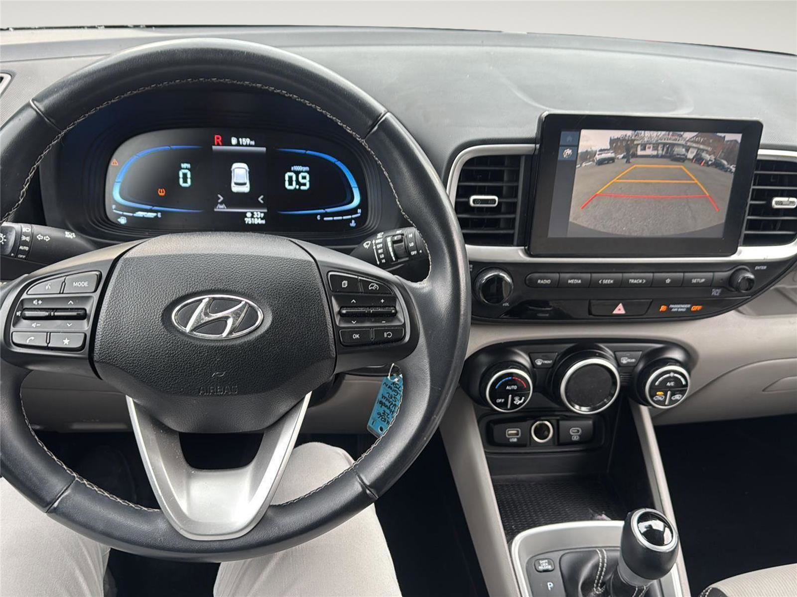 Used 2023 Hyundai Venue SEL w/ Cargo Package image 15