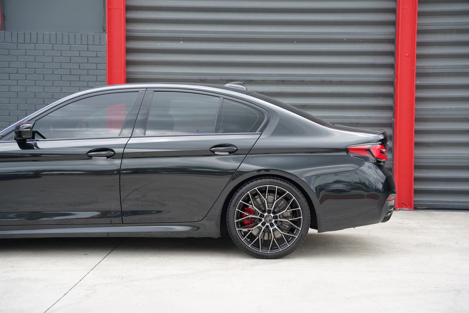 Used 2021 BMW M550i xDrive w/ Dynamic Handling Package AWD/4WD image 8