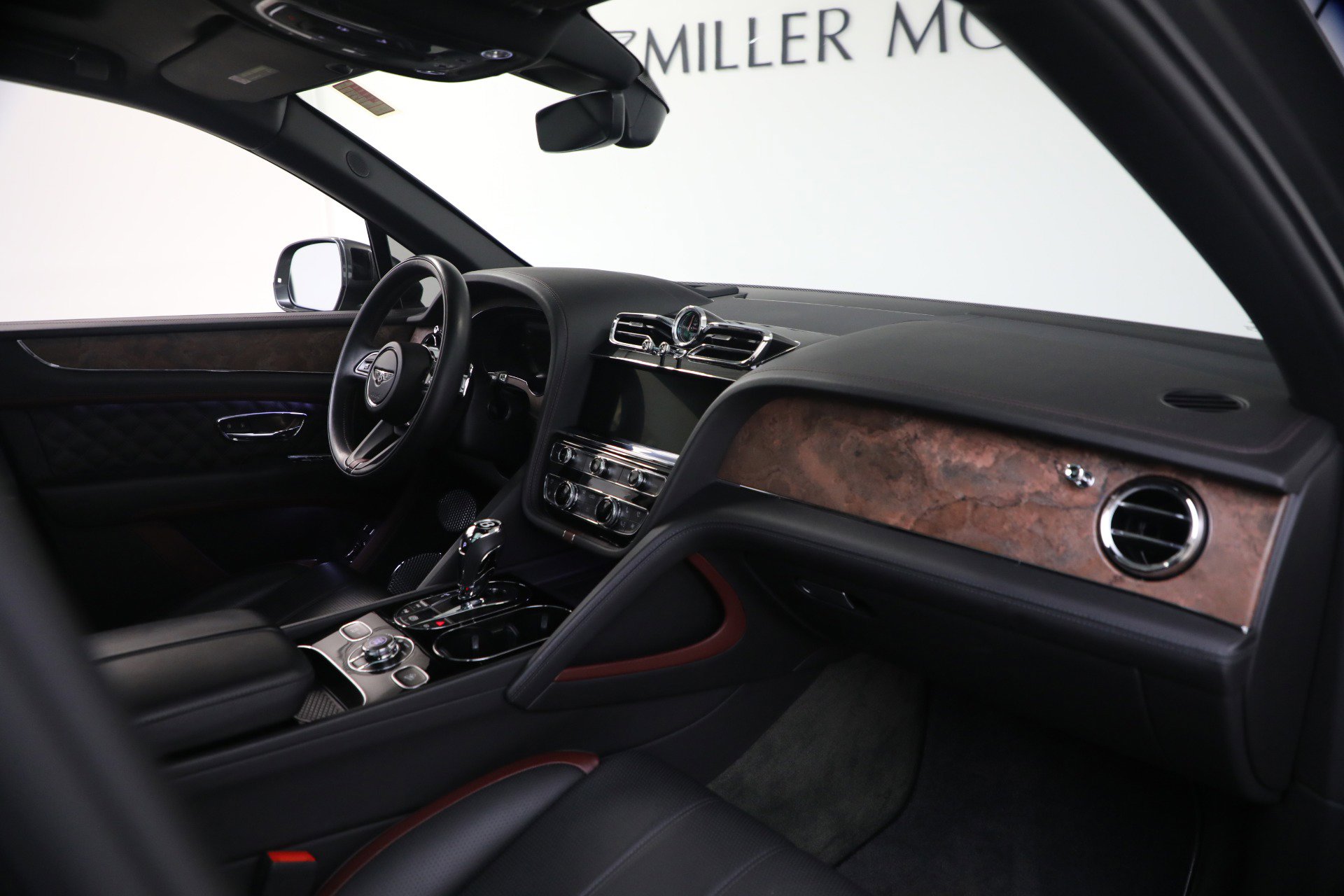 Used 2022 Bentley Bentayga image 25