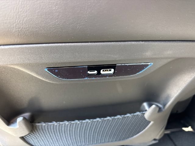 New 2027 Chrysler Pacifica Limited w/ Family Tech Group AWD/4WD image 14