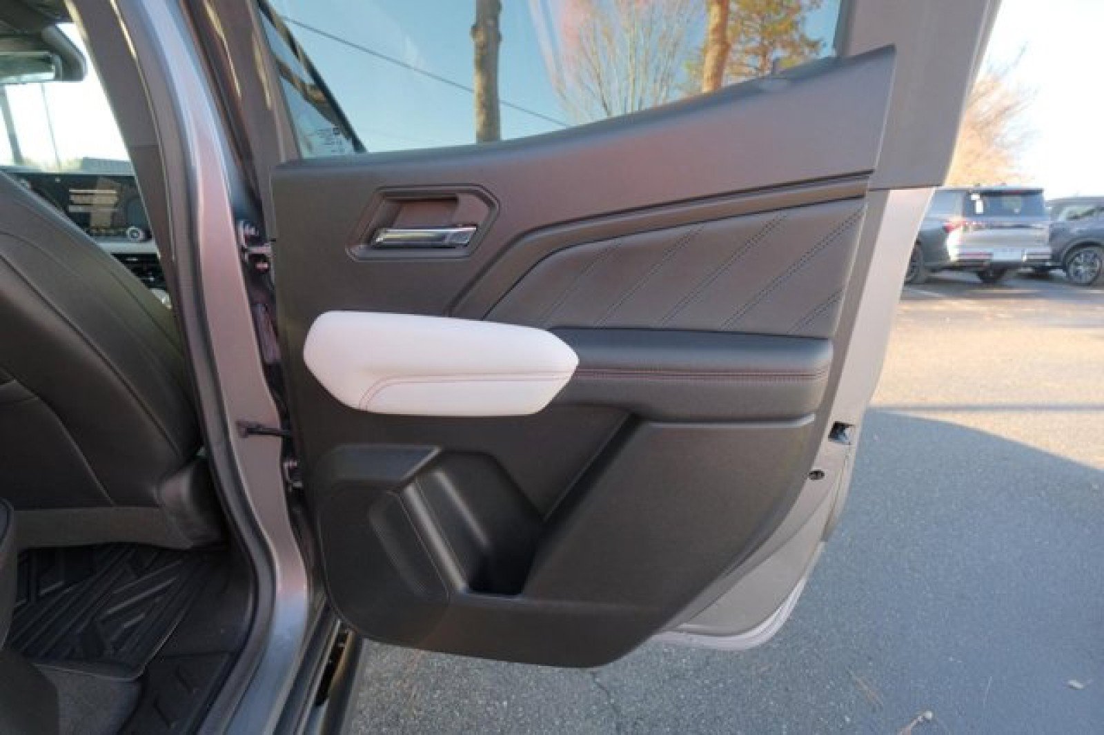 Used 2023 GMC Canyon AT4X image 16