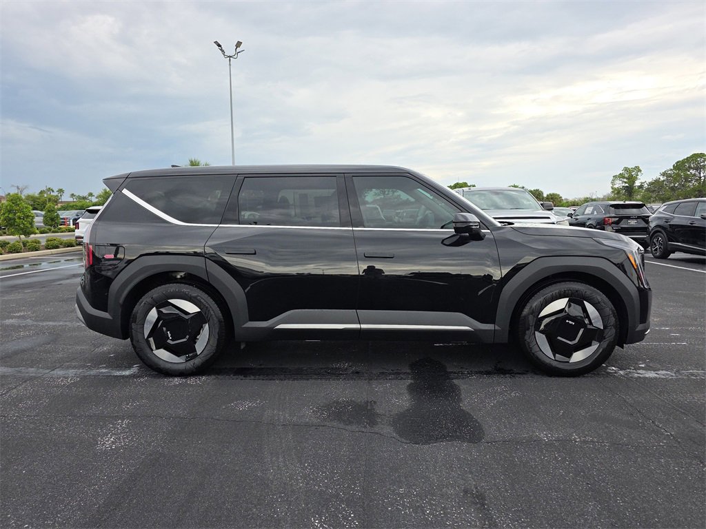New 2026 Kia EV9 Light image 9