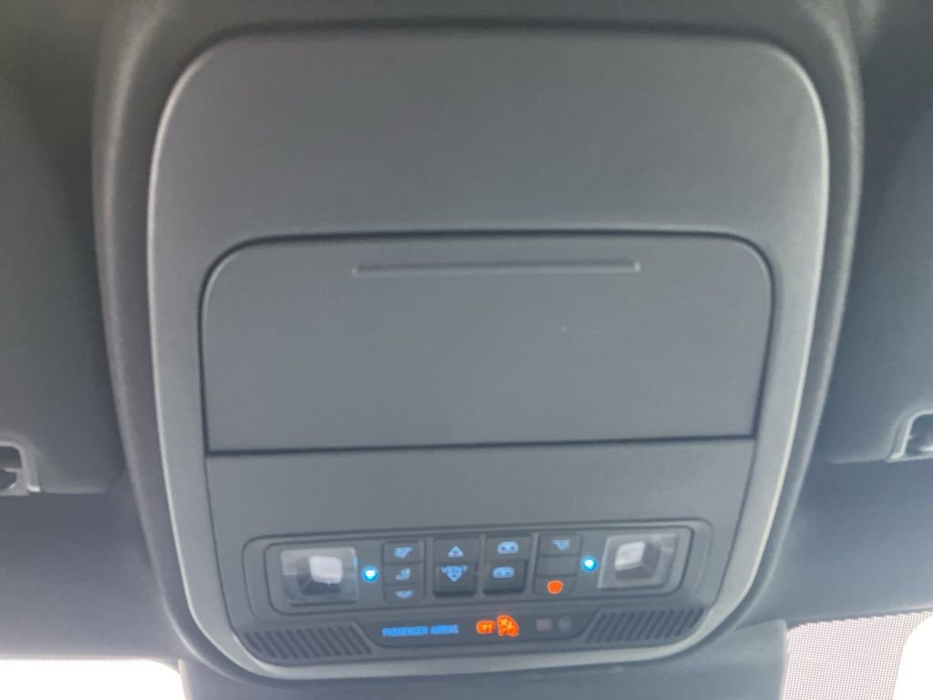 Used 2025 Ford Expedition Max Platinum w/ Stealth Performance Package image 29