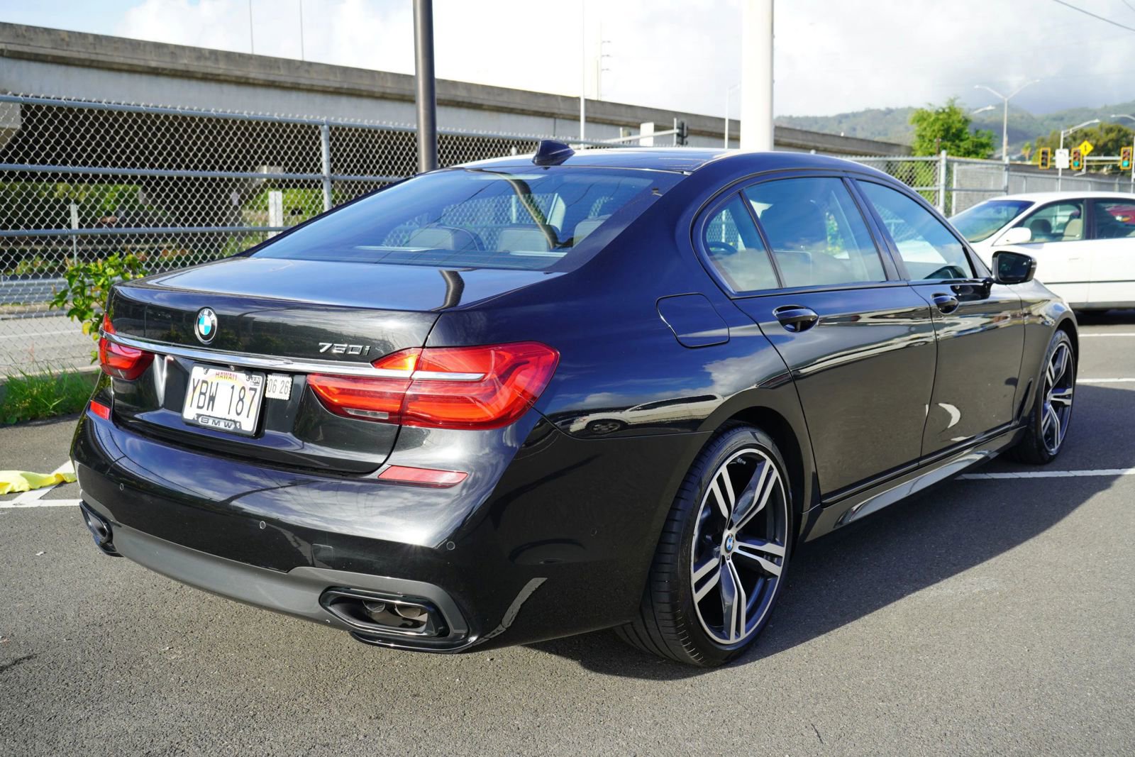 Used 2018 BMW 750i RWD image 29