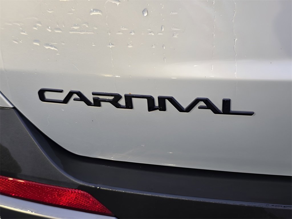 Used 2025 Kia Carnival SX Prestige image 12