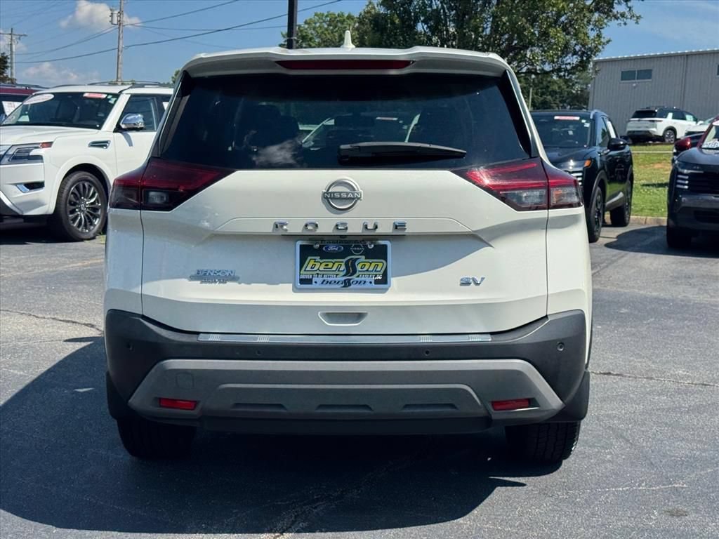 Certified 2023 Nissan Rogue SV FWD image 4