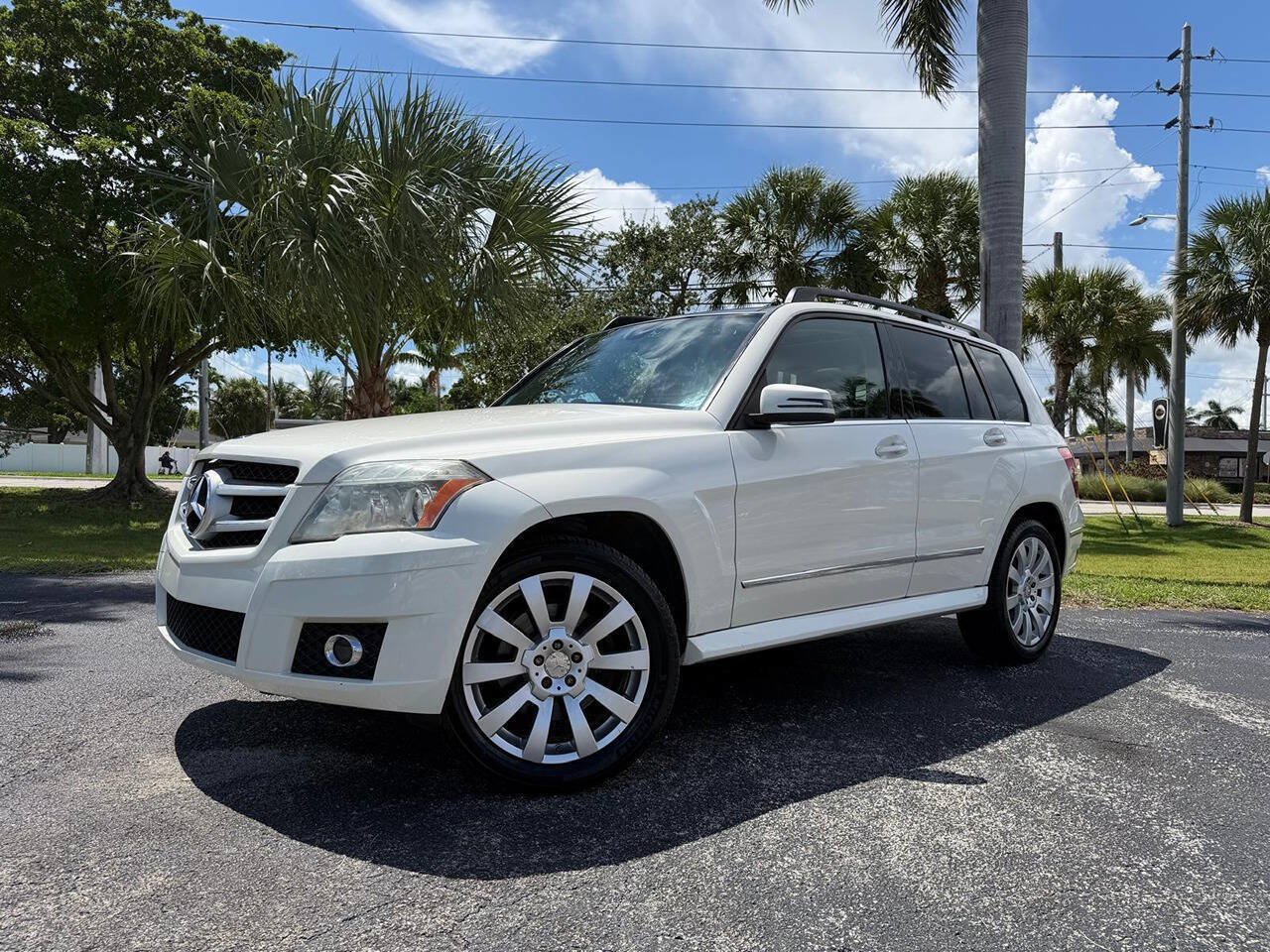 Used 2010 Mercedes-Benz GLK 350 2WD image 1