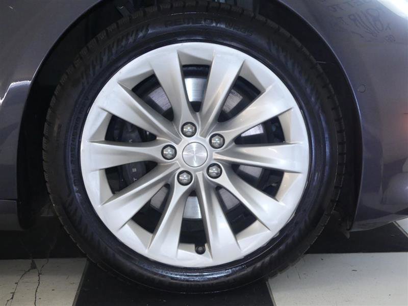 Used 2018 Tesla Model S 100D image 32