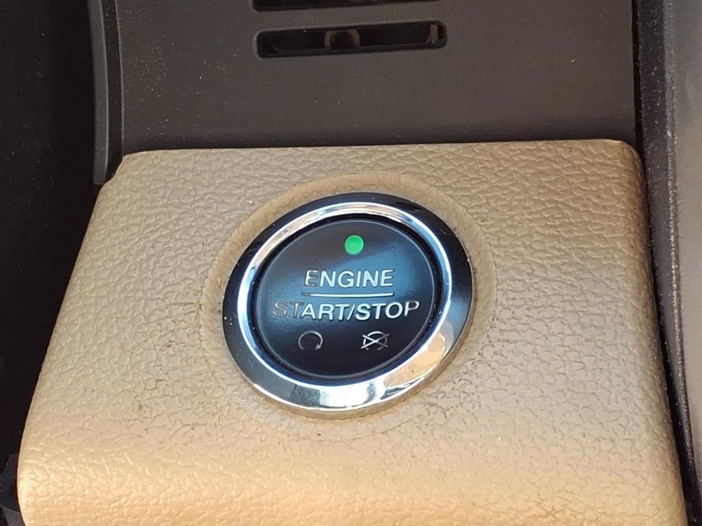Used 2016 Ford F150 Lariat w/ Equipment Group 502A Luxury AWD/4WD image 32