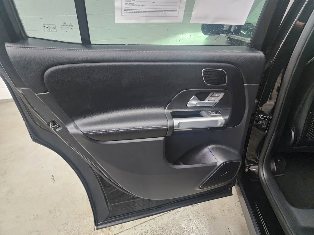Used 2024 Mercedes-Benz GLB 250 4MATIC image 23