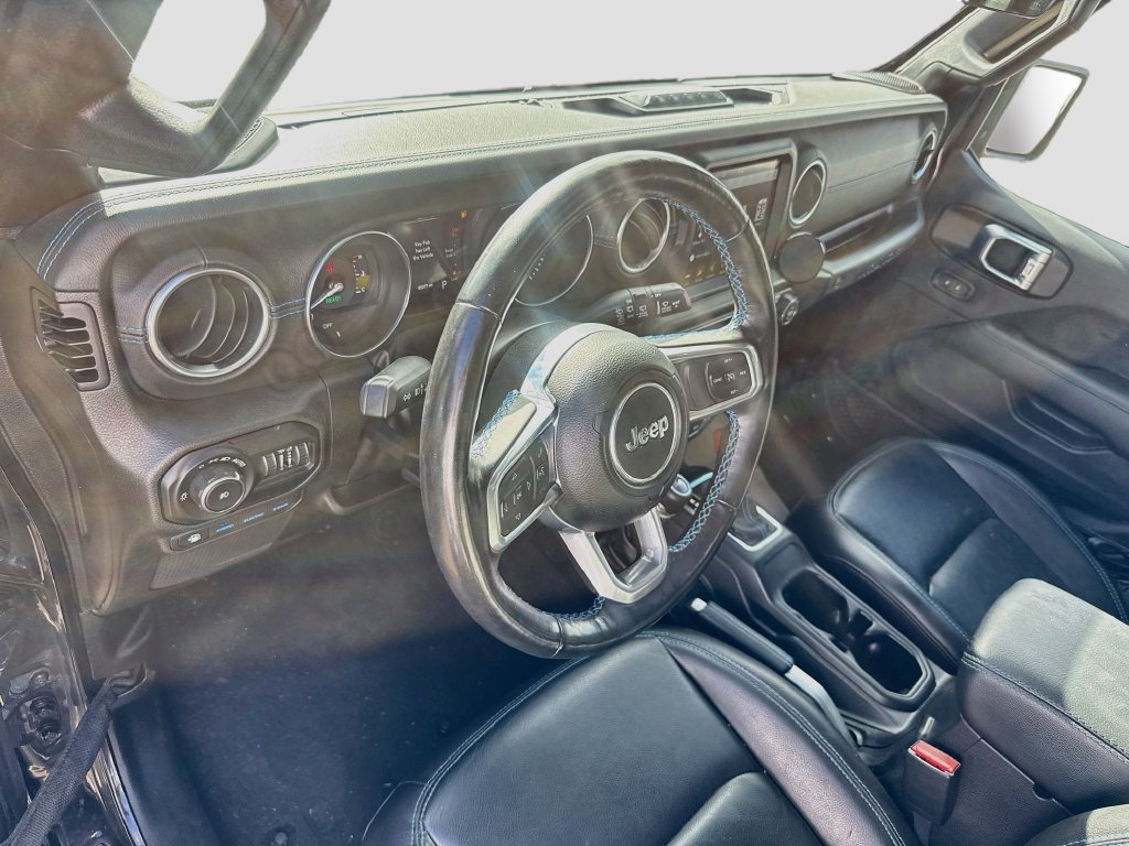 Used 2022 Jeep Wrangler Unlimited Rubicon 4xe w/ Dual Top Group AWD/4WD image 10