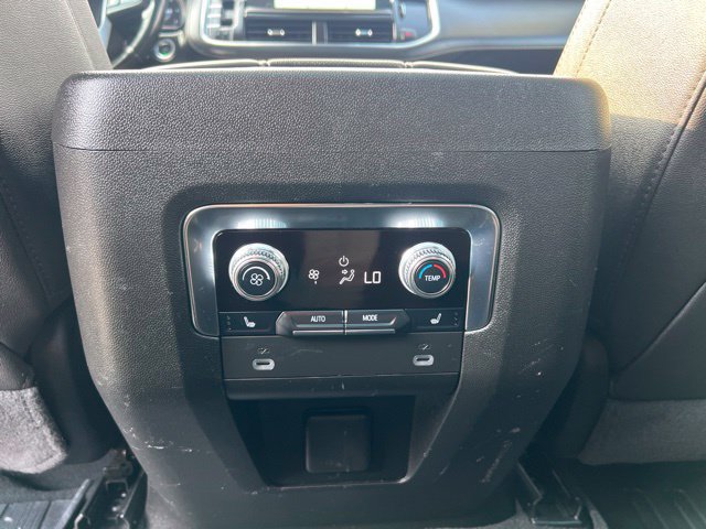 Used 2024 GMC Yukon SLT w/ SLT Luxury Package AWD/4WD image 22