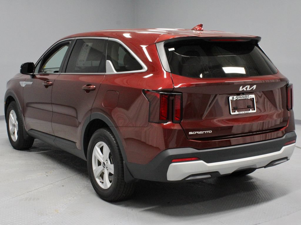 Used 2024 Kia Sorento LX FWD image 8