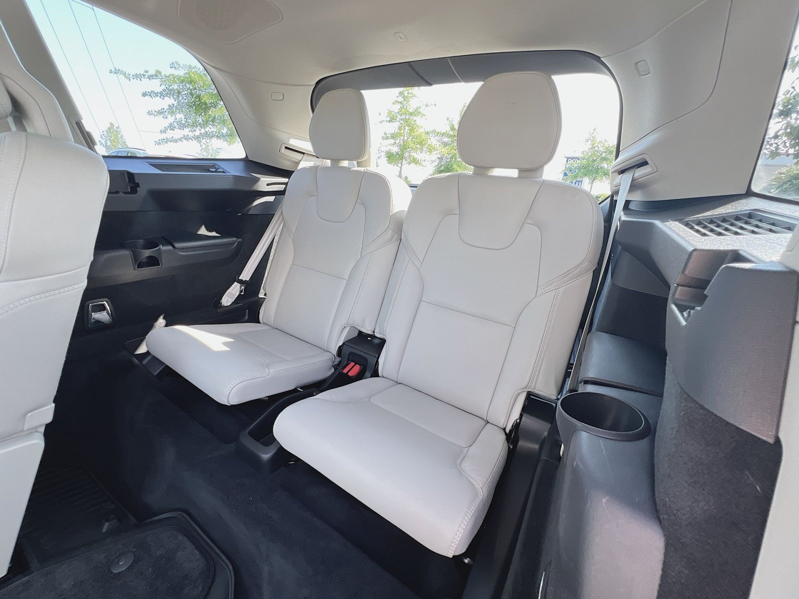 Certified 2024 Volvo XC90 B6 Ultimate w/ Protection Package Premier AWD/4WD image 26