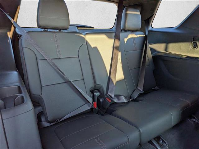 Used 2023 Chevrolet Traverse RS image 21