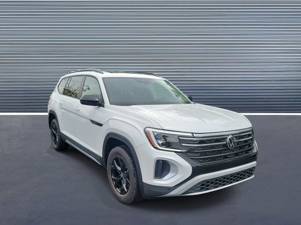 New 2026 Volkswagen Atlas Peak Edition image 2