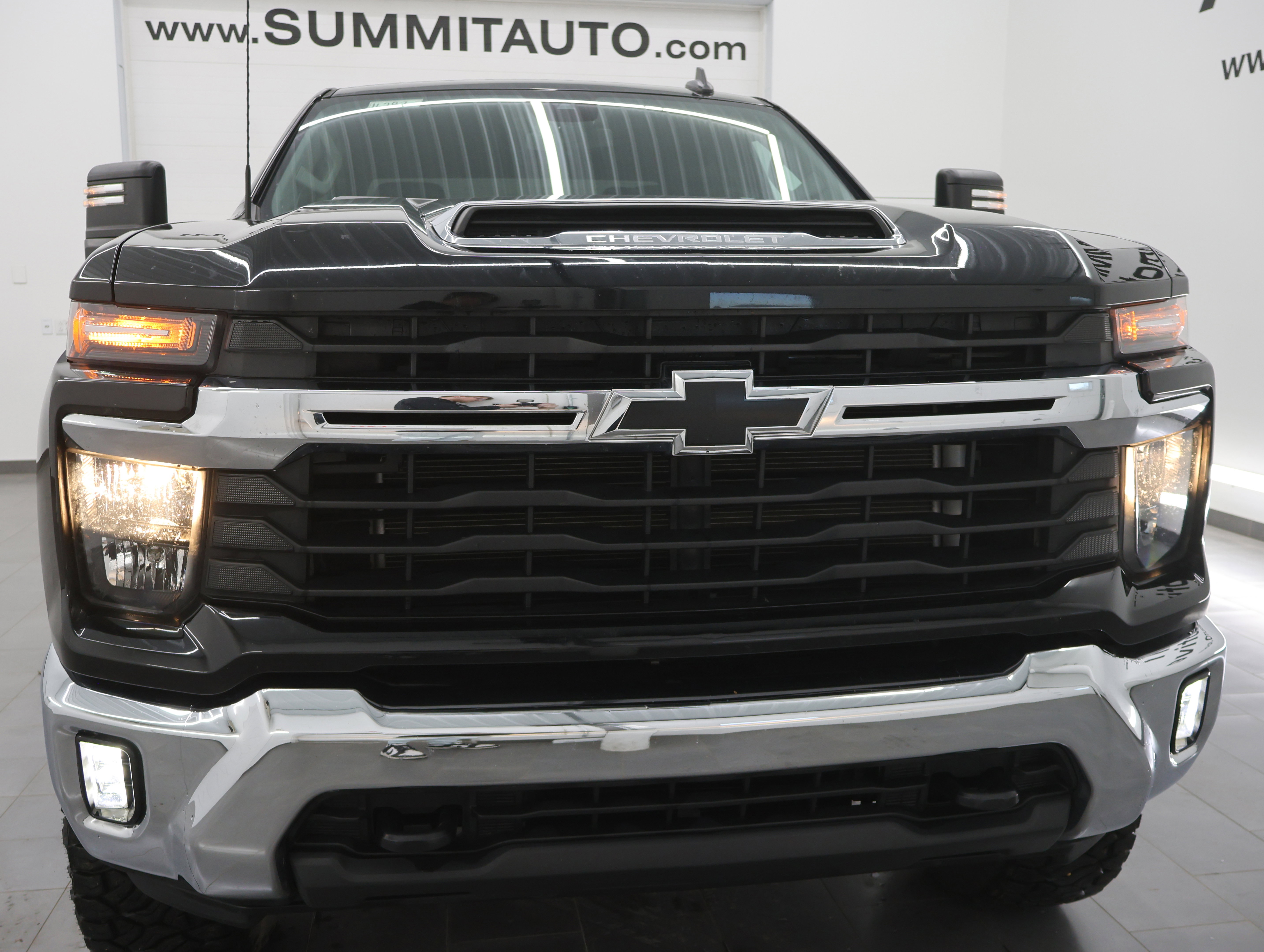 Used 2024 Chevrolet Silverado 2500 LT image 20