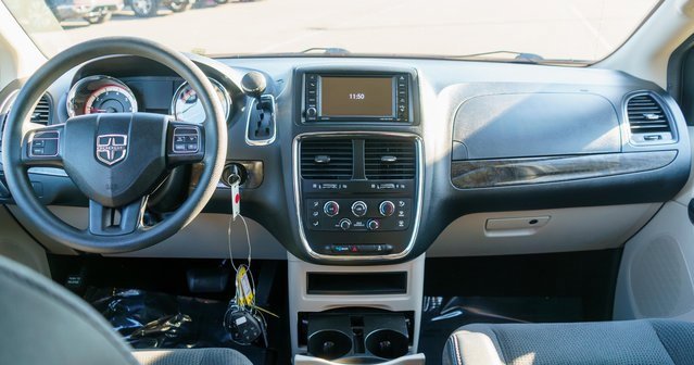 Used 2019 Dodge Grand Caravan SE image 18