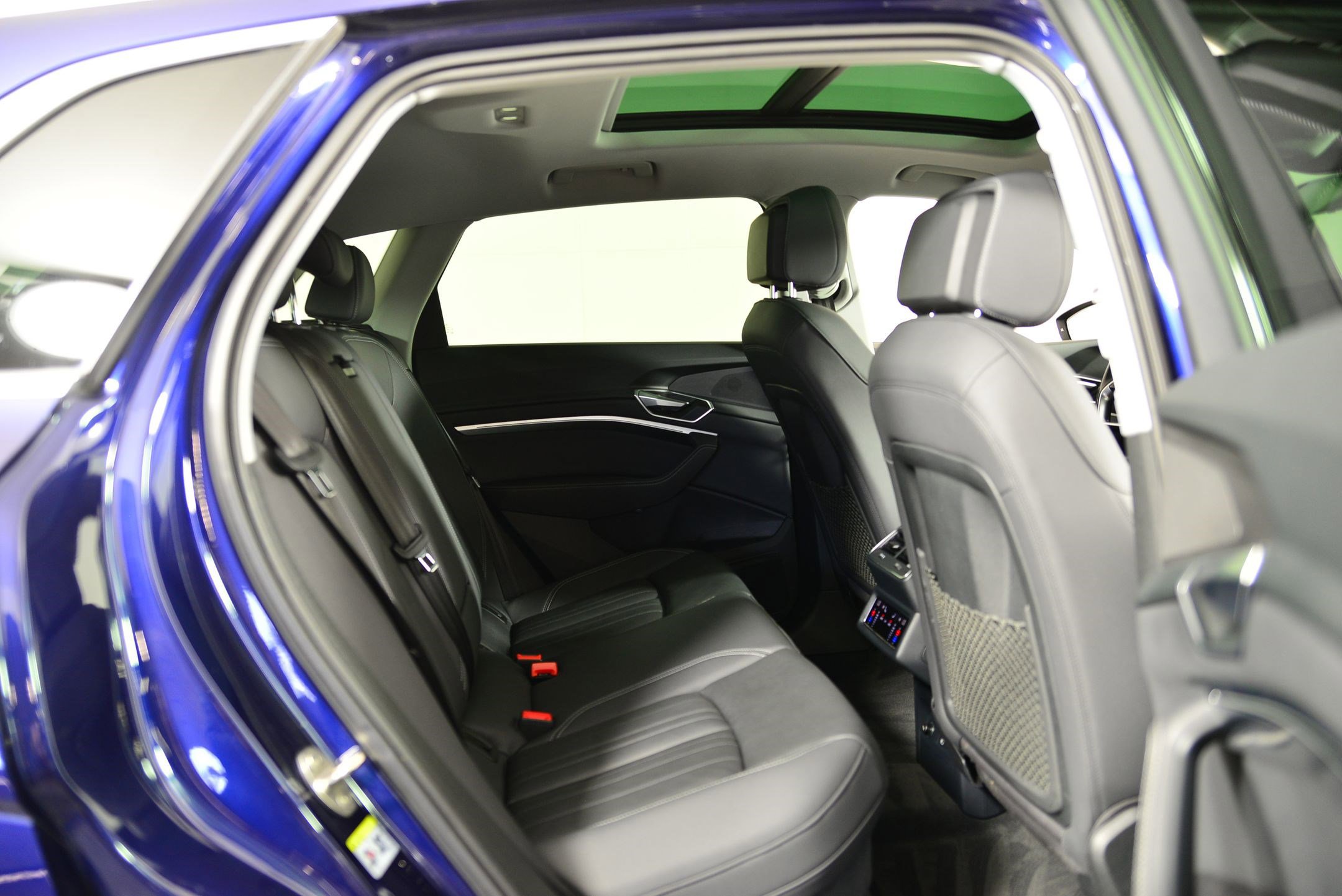 Certified 2021 Audi e-tron Premium image 20