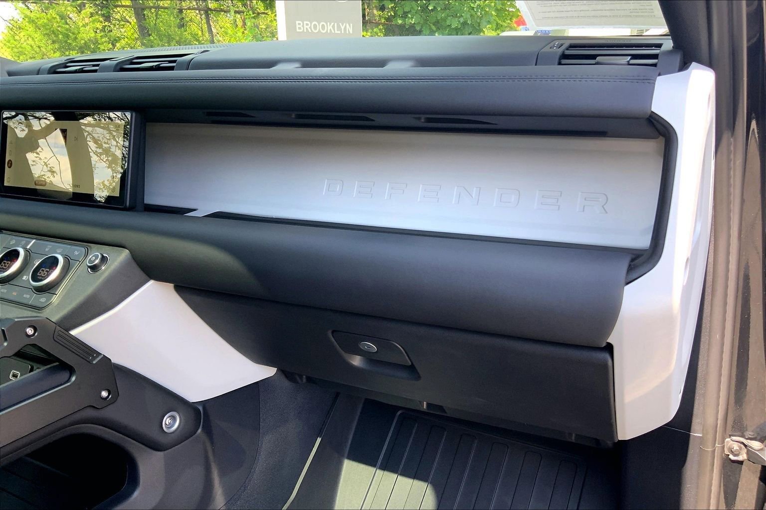 Used 2024 Land Rover Defender 110 S AWD/4WD image 18