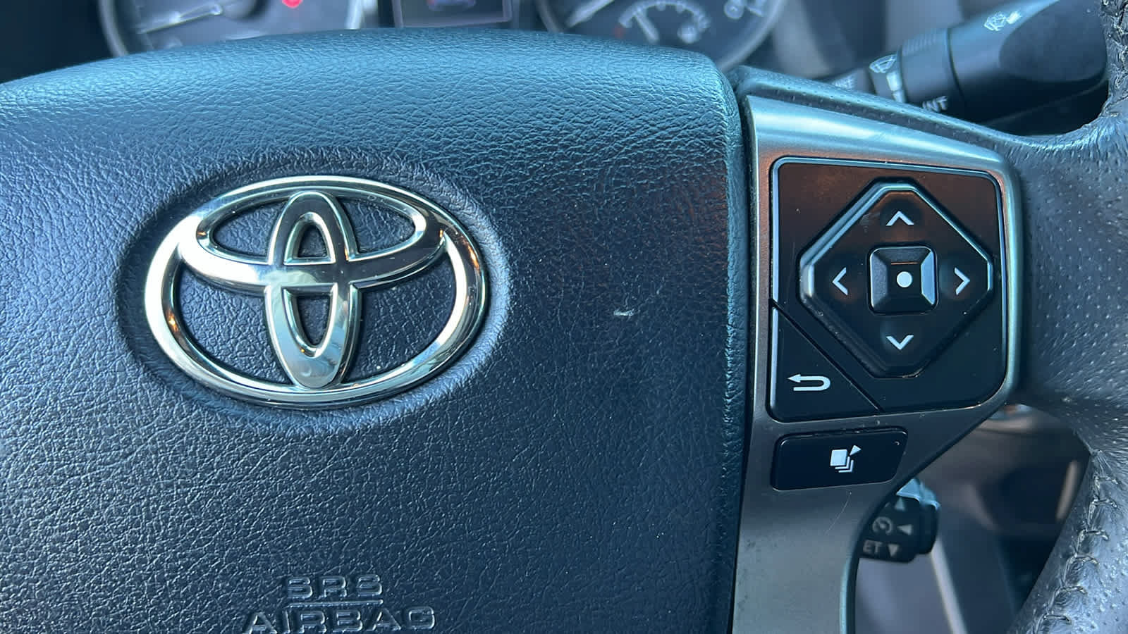 Used 2017 Toyota Tacoma Limited w/ Tow Package AWD/4WD image 20