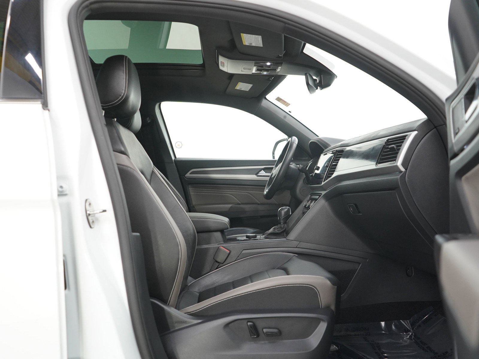 Used 2023 Volkswagen Atlas Cross Sport SEL Premium R-Line image 10