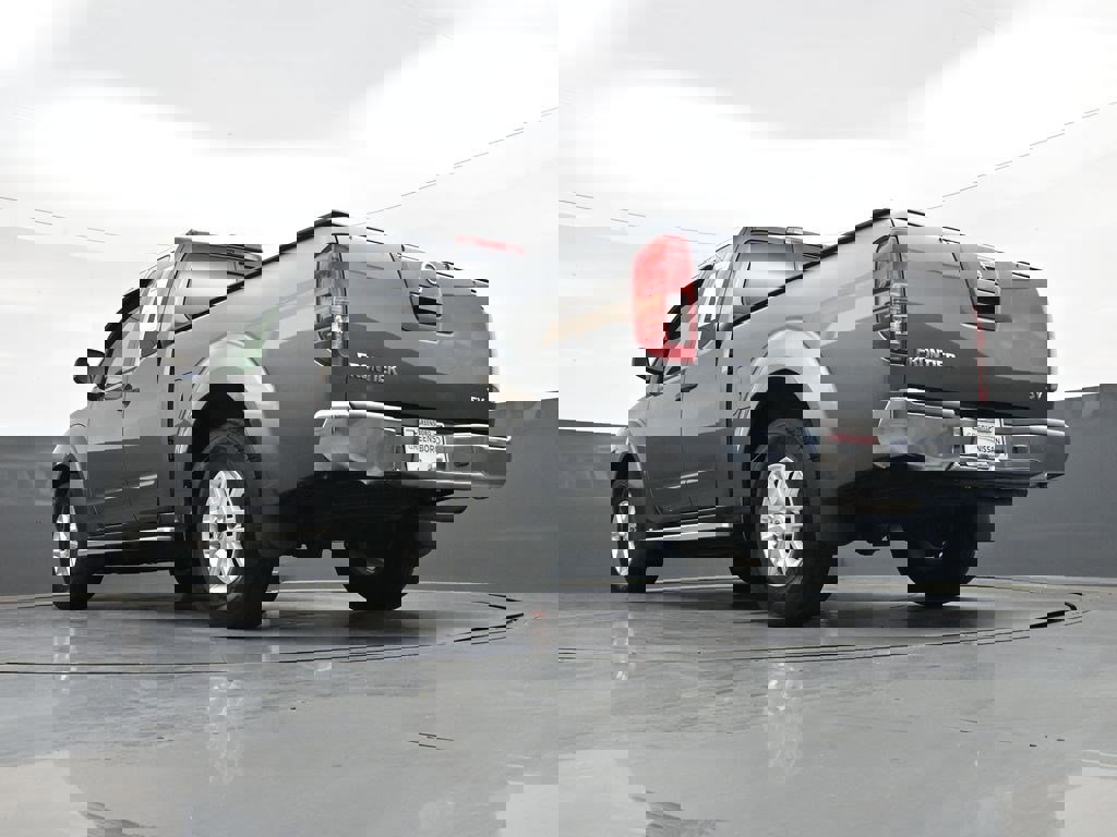 Used 2018 Nissan Frontier SV image 31