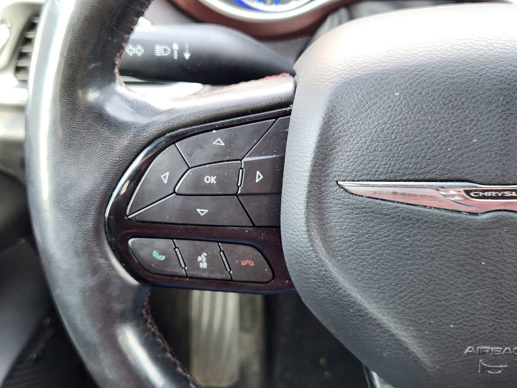 Used 2020 Chrysler Pacifica Touring-L image 17