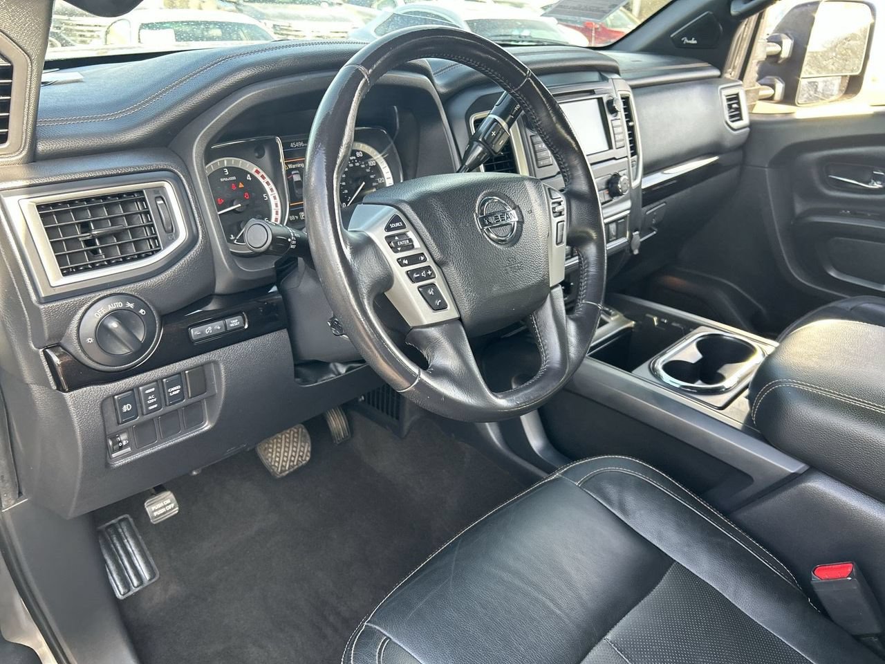 Used 2019 Nissan Titan SL w/ Midnight Edition AWD/4WD image 15
